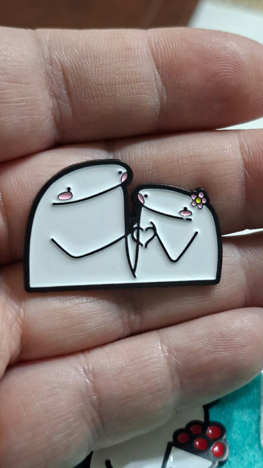 Pin Florks Corazon con las Manos - Imagen 2